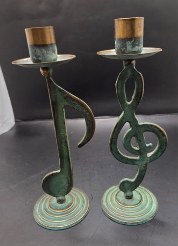 Music note treble clef brass - clef,