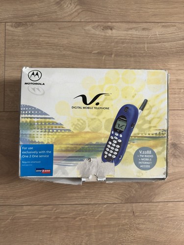 Motorola v2288e vintage - motorola, retro