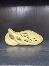 ADIDAS YEEZY FOAM RNNR, SULFUR