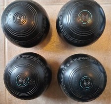 Henselite Lawn Bowls Set Of 4