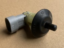 Renault Trafic Vauxhall Vivaro 2001 - 2014 Front Door Courtesy Switch (C7)