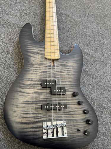 Sire marcus miller - miller, made