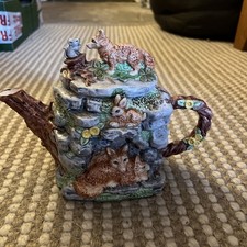Tea pot collectable Leonardo The Fox and Hounds Hand Painted Ceramic 