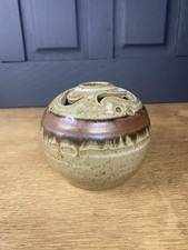 Cooper Pottery potpourri, Bud