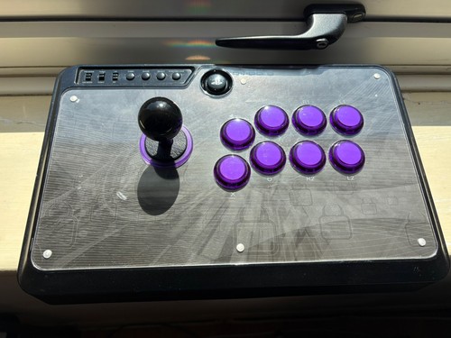 Venom arcade stick with full - arcade,