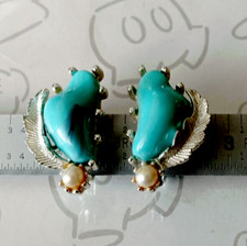 Coro Faux Turquoise Pearl