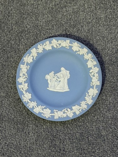 Wedgewood blue white pin - wedgewood,
