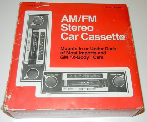 Vintage 1980 realistic radio - vintage,
