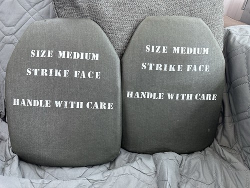 Pair ballistic body armour - of,