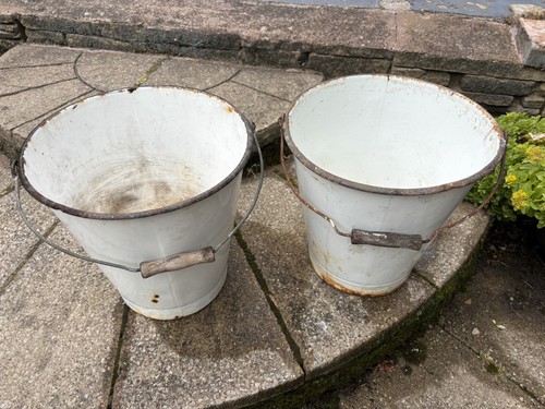 Vintage white enamel metal - x,