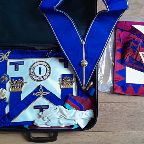 Royal arch masonic regalia - royal,