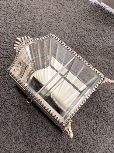 Small silver mirrored cabinet - small,