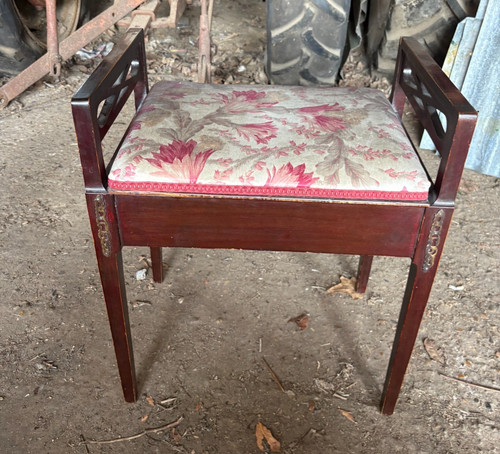 Piano stool with - piano, storage