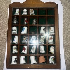 Thimble Display Case With 26