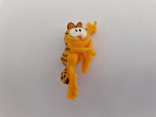 Garfield the cat - cat, straw