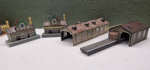Hornby station engine - engine, shed