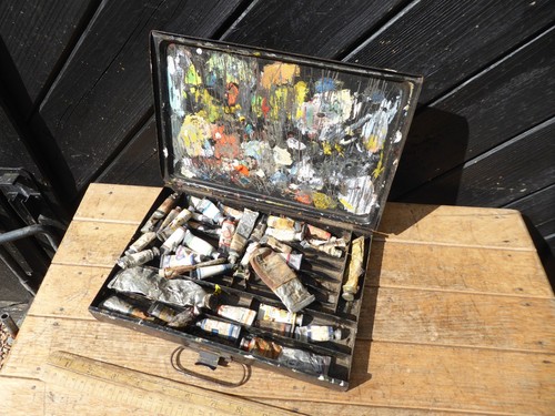 Vintage paint tin - paint, used