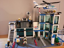 LEGO City Police Station 7498 & 7741 with 9x Mini figures and 2 dogs, no box