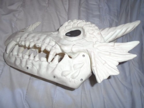 Hinged plastic dragon - dragon, skull