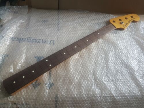 Squier fender precision - by,