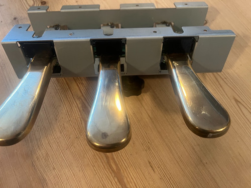 Used sustain pedal - used, assembly