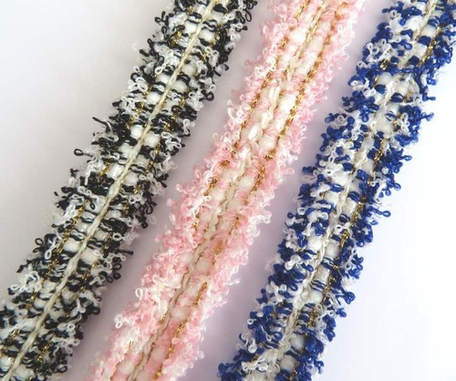 Textured boucle yarn frayed - boucle,