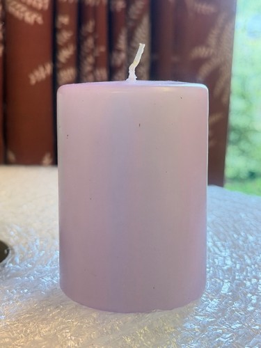 Lilac pillar candle 10x7cm - lilac,