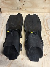 Paired Omega X-Large Flipper