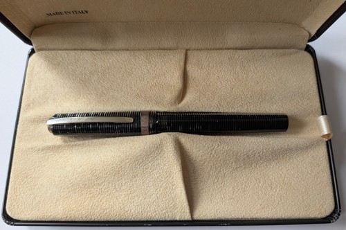 Visconti wall street fountain - wall,