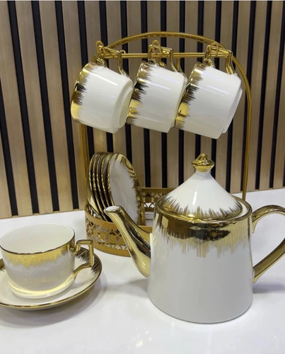 Luxury piece gold - 14-piece, gold-trimmed