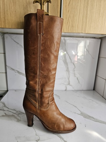 Russell bromley 6 - 6, 39
