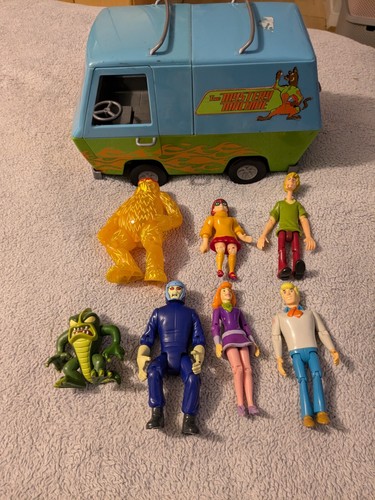 Scooby doo the mystery machine - scooby,
