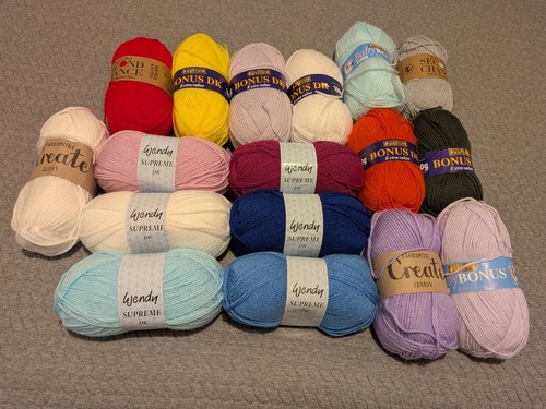 Wool bundle joblot 17 balls - wool,