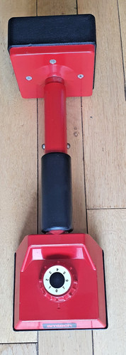 Carpet stretcher knee - knee, kicker