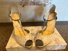 rachel simpson Monique shoes