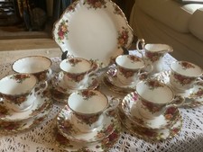 21 piece old country roses