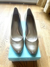 Van Dal Holt Champagne Shoes 6.5 with detachable decorative detail