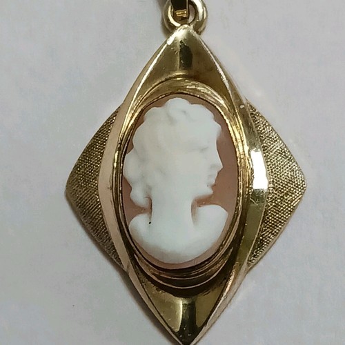 Early post war carved shell - ,