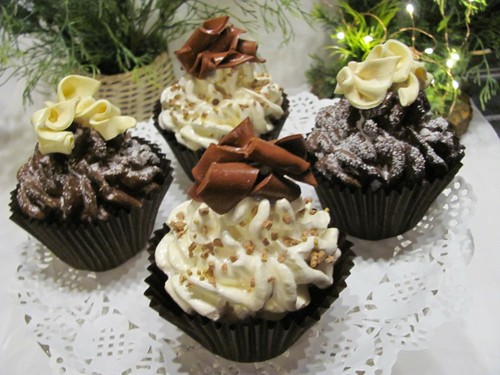 Faux fake cakes - faux,