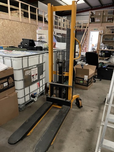 1500kg pallet mover lifter - 1500kg,