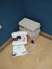 Singer Compact Free Arm Sewing Machine Featherweight Plus with Basket
