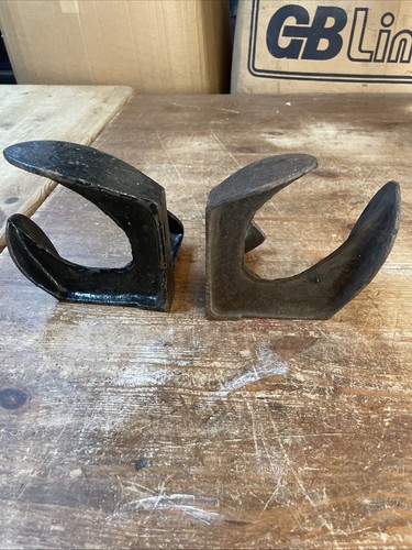 Vintage cast iron cobblers - x,