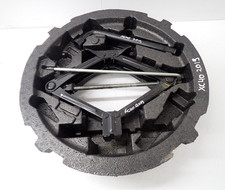 VOLVO XC40 2019 JACK TOOL KIT WITHOUT TOWING EYE 32243781 31381637