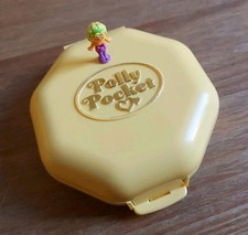 Vintage Polly Pocket Polly's Hair Salon 1990. 99% Complete.