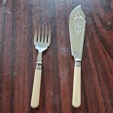 MH & Co Fish Servers