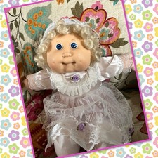 Lovely Vintage Cabbage Patch Girl Doll Cornsilk Blonde Hair Blue Eyes HM12
