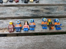 LEGO  Minifigure Bundle X 7