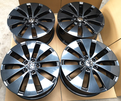 Gunmetal genuine passat - vw,