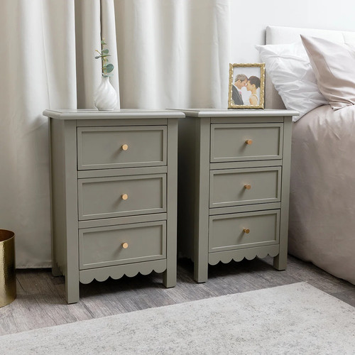 Pair scalloped drawer - of, 3