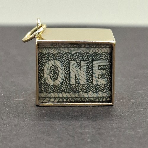 9ct yellow gold note charm - 9ct,